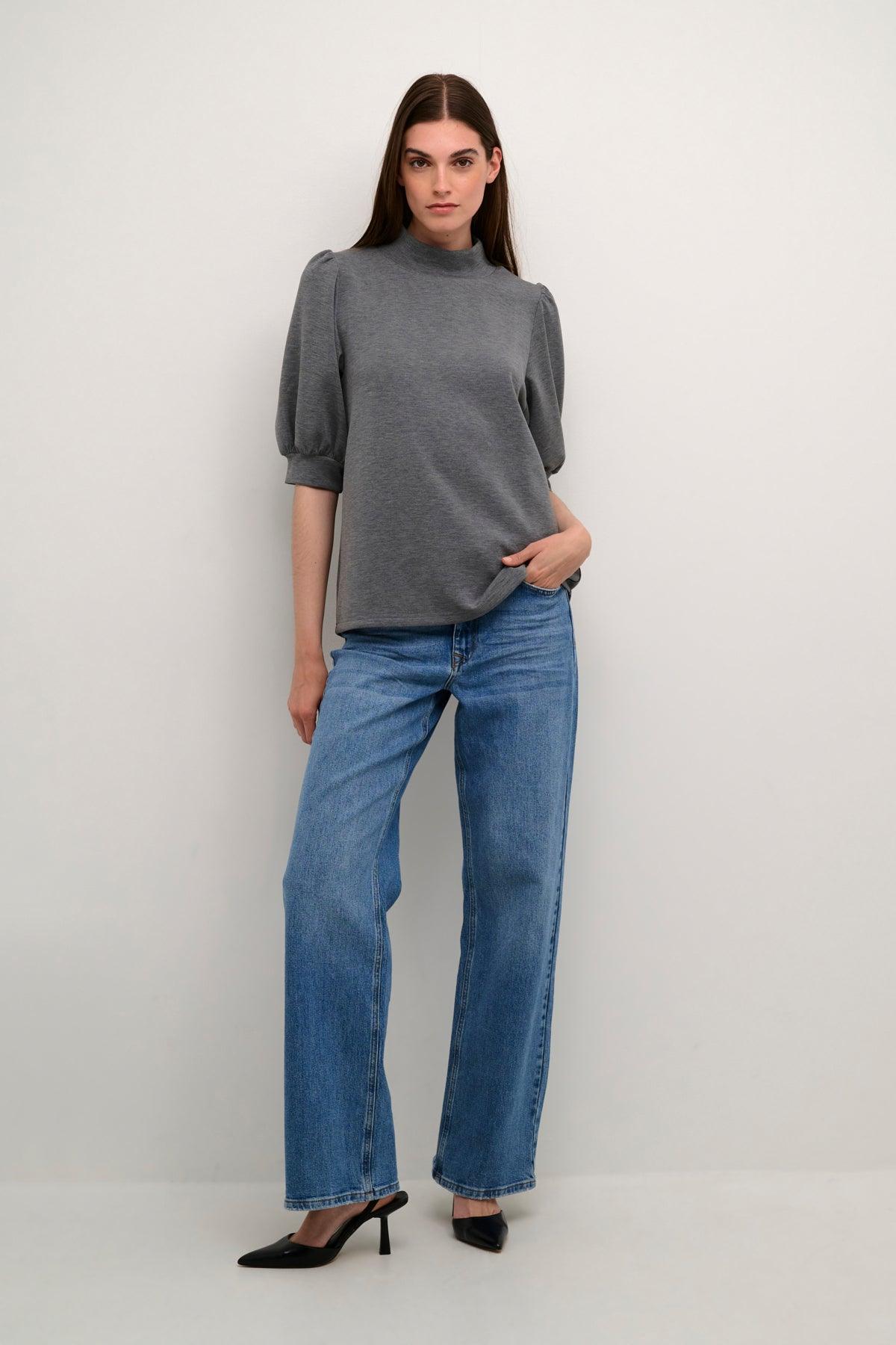 My Essential Wardrobe 21 - The puff blouse - HUSET Men & Women