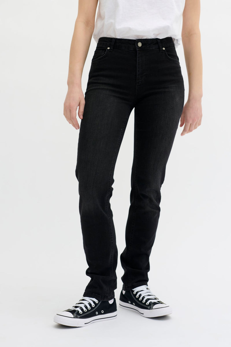 My Essential Wardrobe 33 Celina - High straight jeans - HUSET Men & Women (9414437568859)