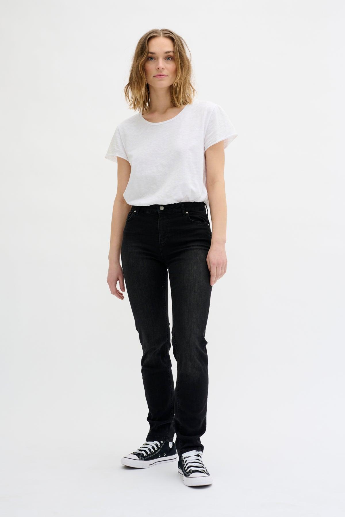 My Essential Wardrobe 33 Celina - High straight jeans - HUSET Men & Women