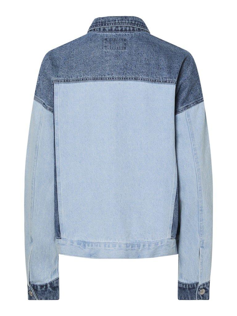 Pieces Famy - Loose fit denim skjorte - HUSET Men & Women