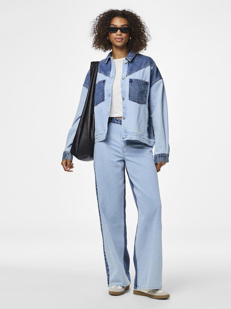 Pieces Famy - Loose fit denim skjorte - HUSET Men & Women