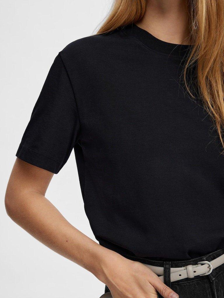 Selected Femme Essential - Boxy t-shirt - HUSET Men & Women