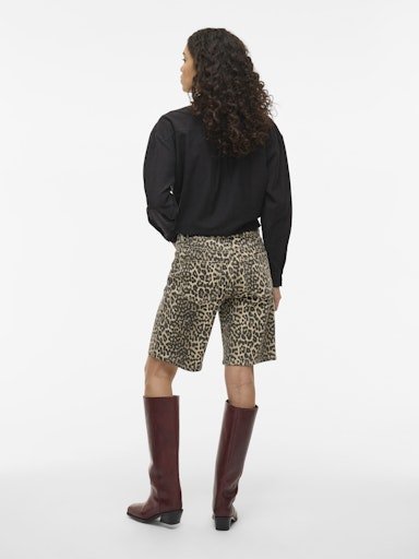 Vila Chia - Leopard shorts - HUSET Men & Women - Vila