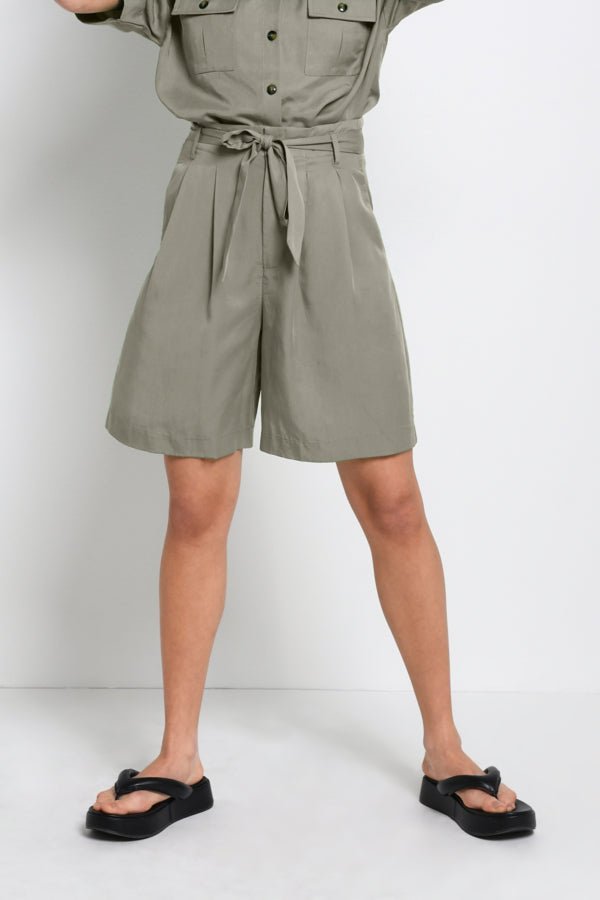 MwKamma Vala High Shorts (7676687614204)