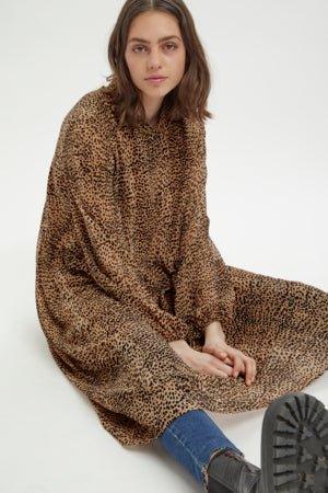 My Essential Wardrobe Leo - Leopard kjole - HUSET Men & Women