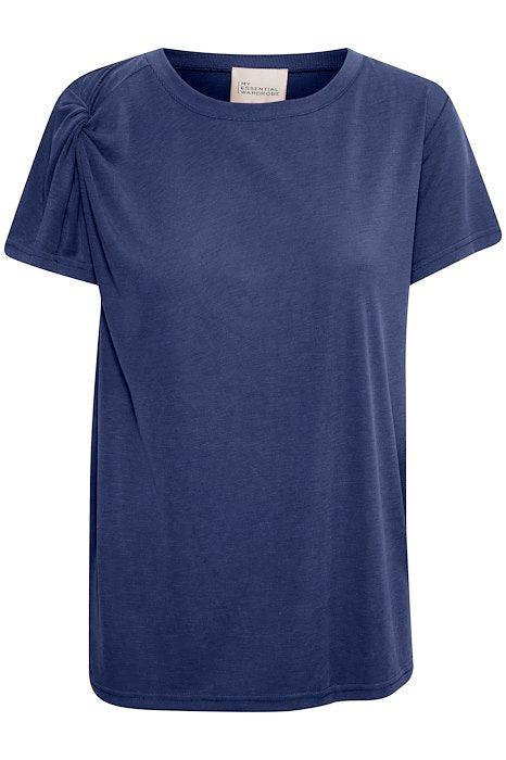 My Essential Wardrobe Saga - Twist T-shirt - HUSET Men & Women