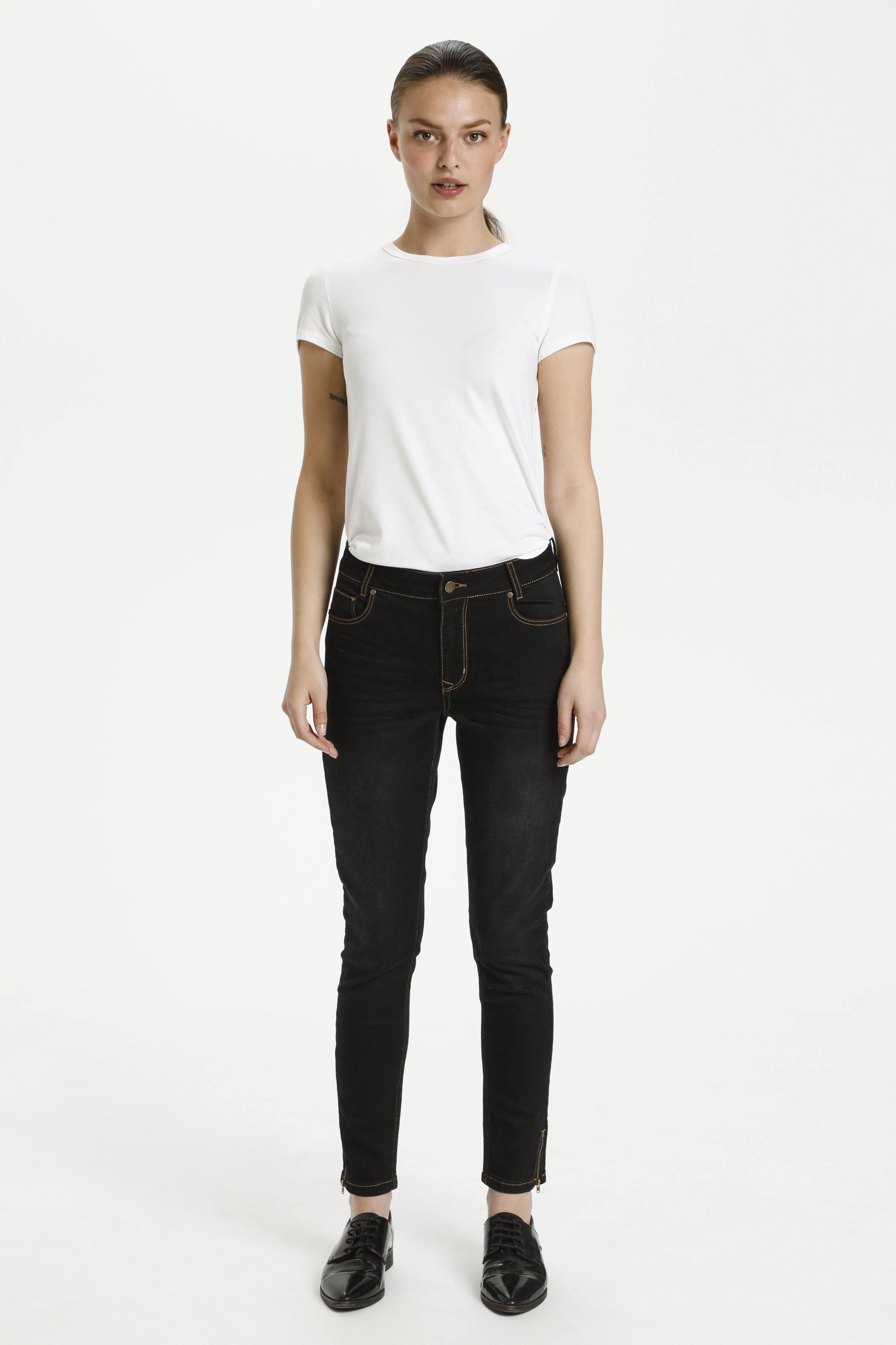 My Essential Wardrobe - The Modal T-shirt - HUSET Men & Women