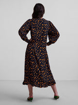 Pieces Dalla - Prikket midi kjole - HUSET Men & Women