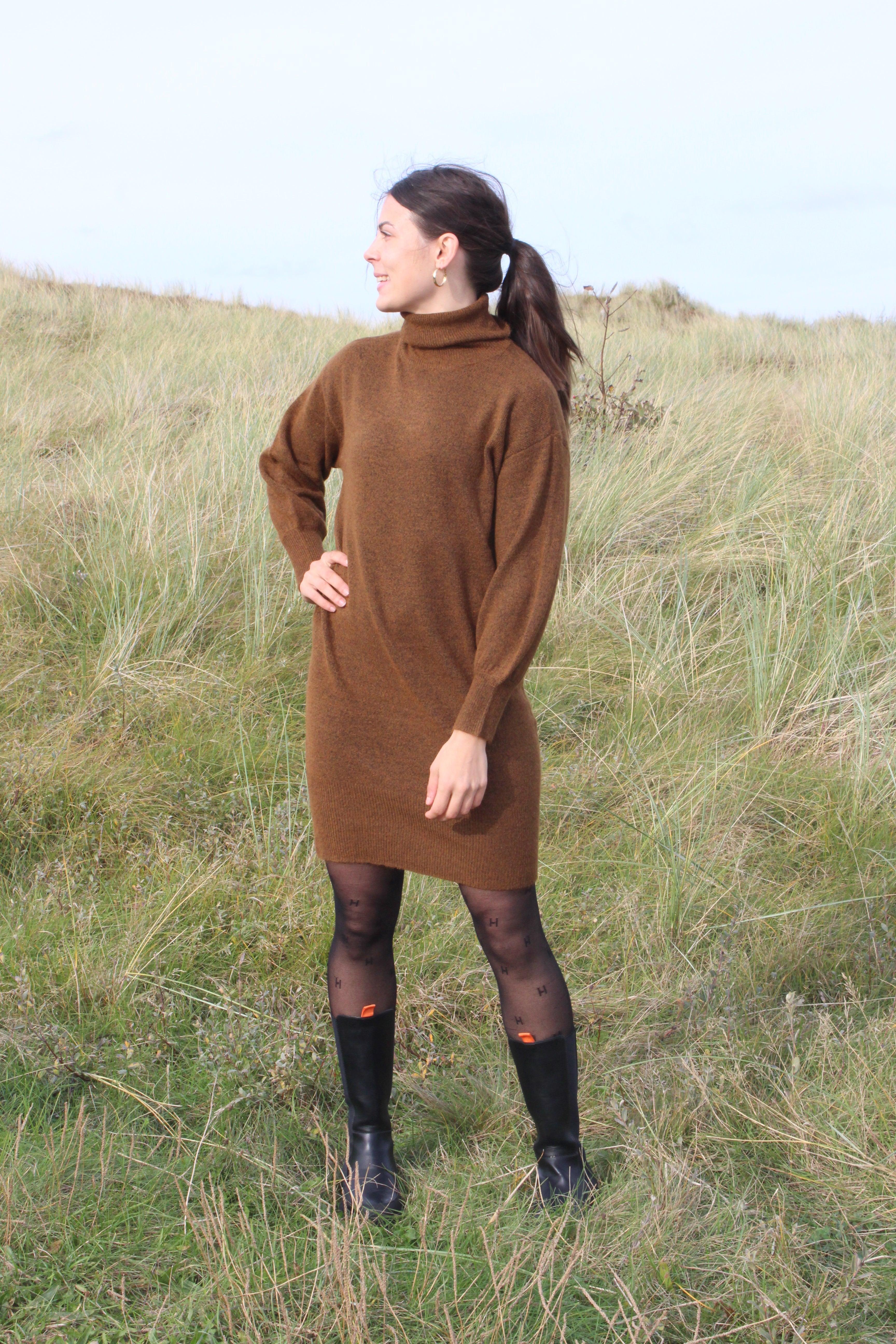 Pieces Fabia - Højhalset strik kjole - HUSET Men & Women