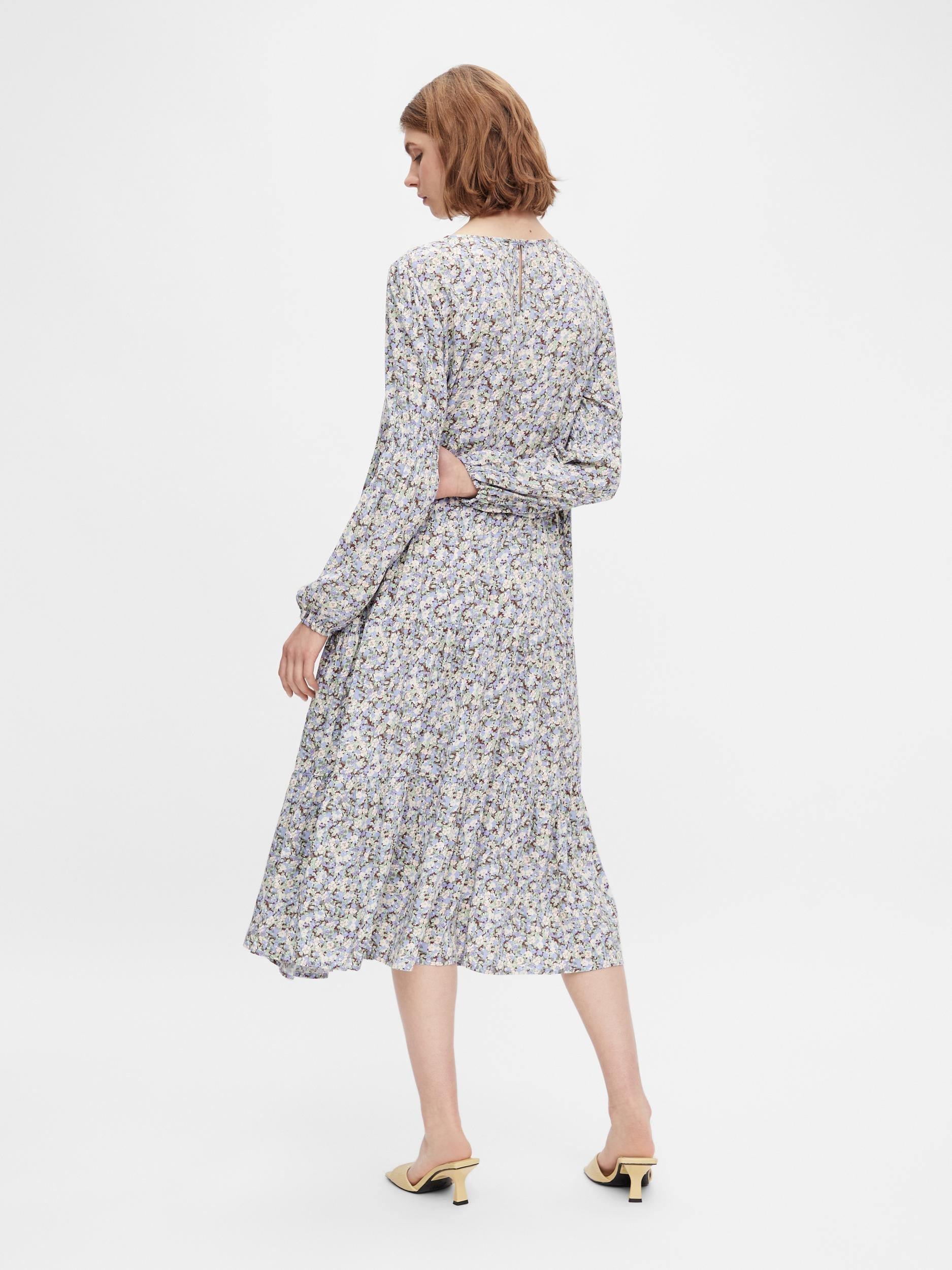 Pieces Fuenta - Blomstret midi kjole - HUSET Men & Women