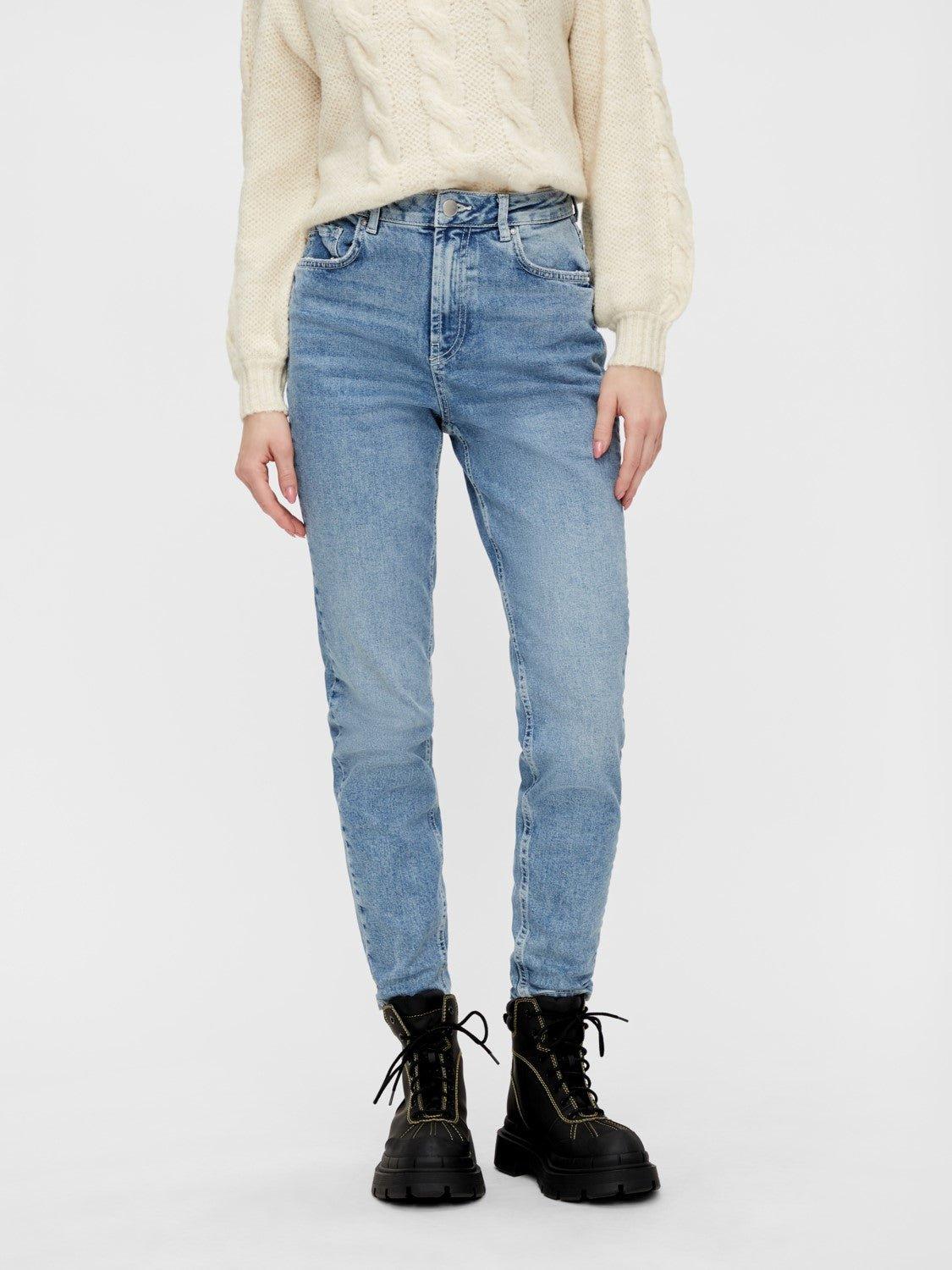 Pieces Leah - Lyseblå mom jeans - HUSET Men & Women