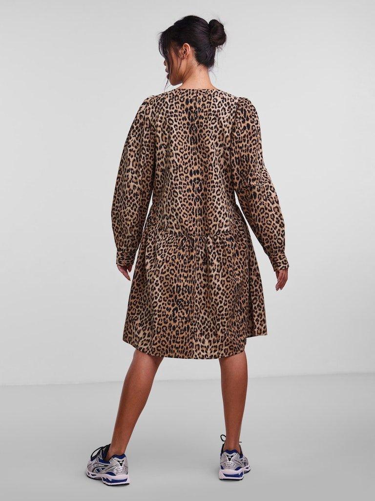 Pieces Nina - Leopard kjole - HUSET Men & Women