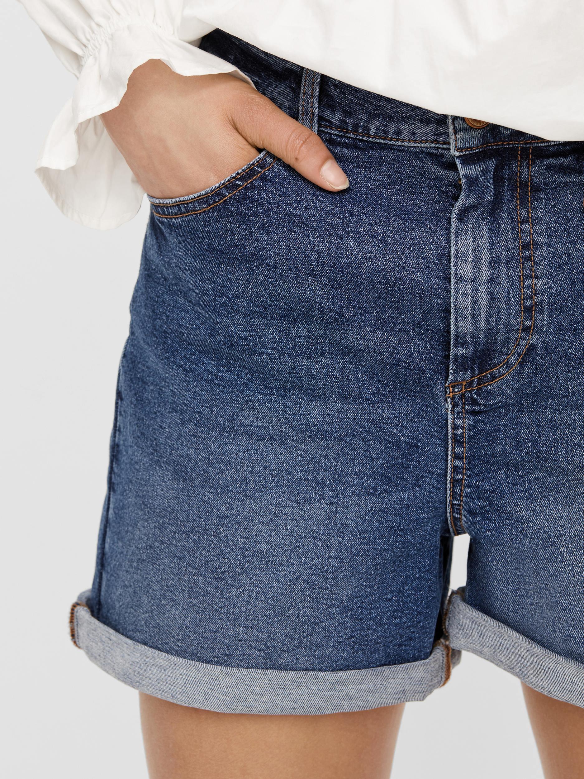 Pieces Pacy - Løse midwaist shorts - HUSET Men & Women