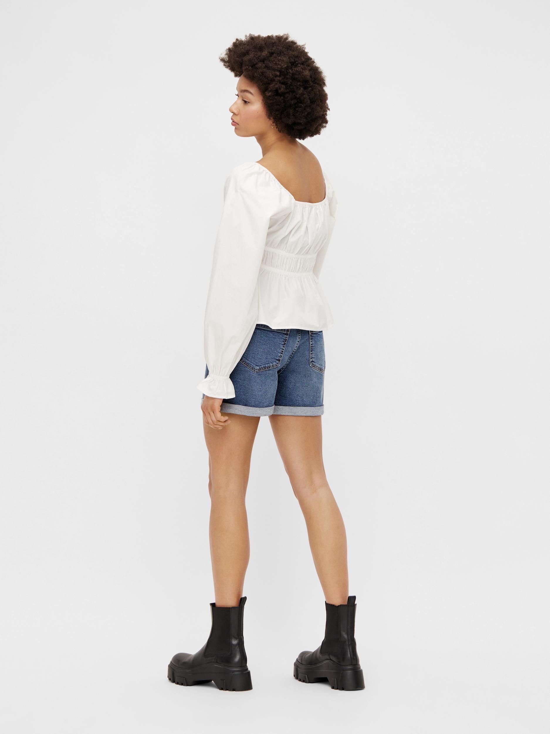 Pieces Pacy - Løse midwaist shorts - HUSET Men & Women