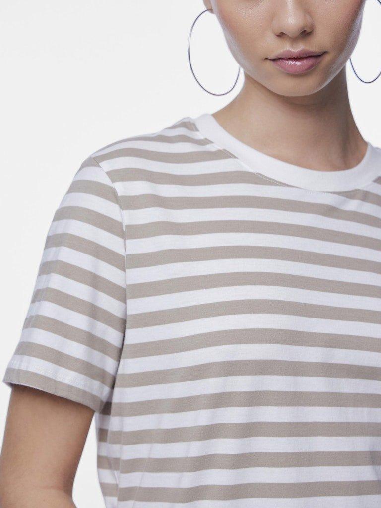 Pieces Ria - Stribet t-shirts i økologisk bomuld - HUSET Men & Women