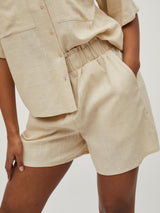 Vila Earthy - Højtaljede viskose og hør shorts - HUSET Men & Women
