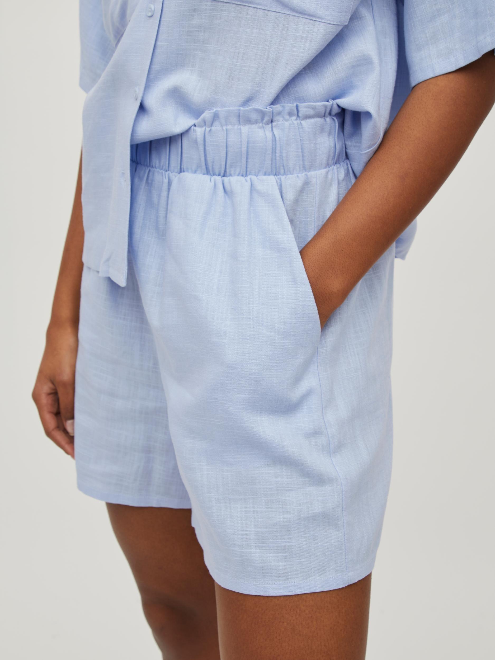 Vila Earthy - Højtaljede viskose og hør shorts - HUSET Men & Women