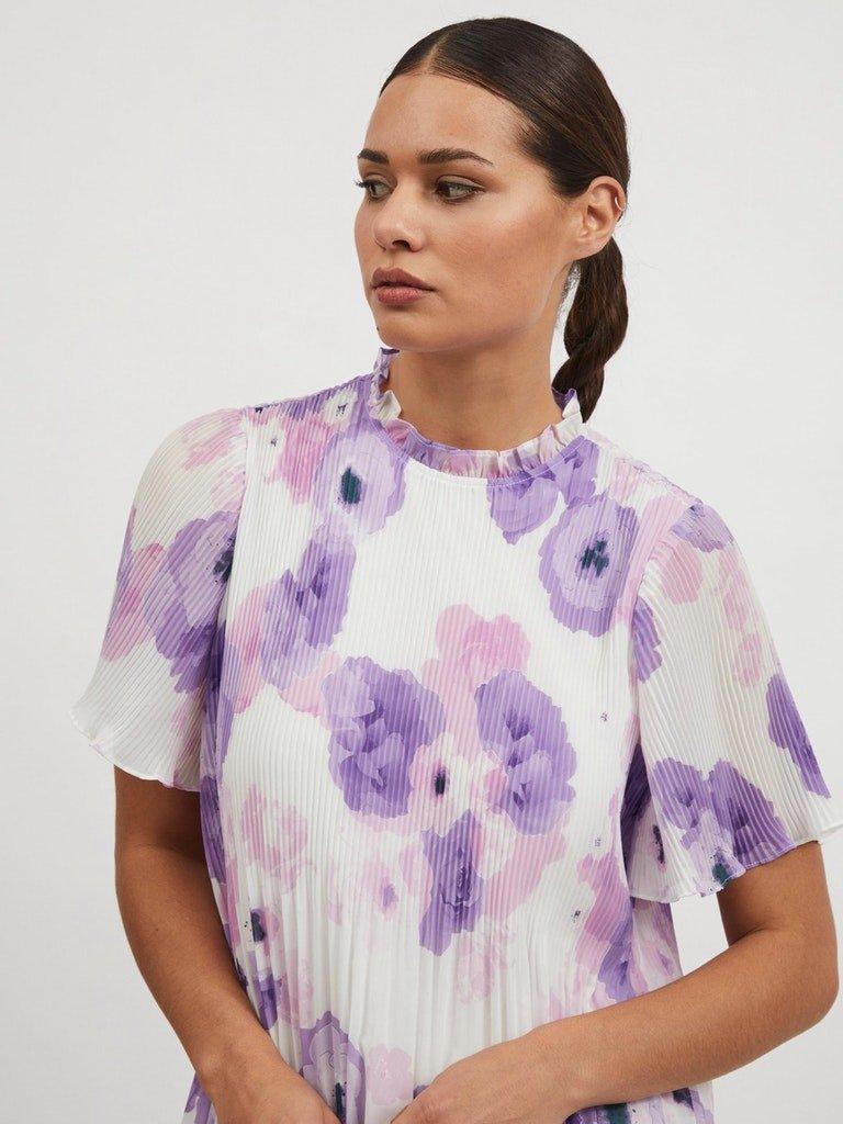 Vila Pinka - Kortærmet plisse kjole - HUSET Men & Women